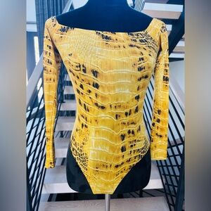 New Guess Yellow Snakeskin Women's Top size XS